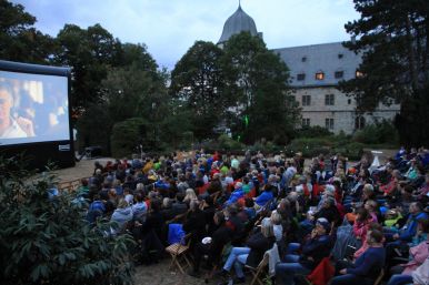 Open-Air-Kino im Garten der Wewelsburg